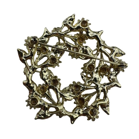 Vintage Gold Tone Wreath Brooch Blue Rhinestones Christmas Holiday Leaves - Picture 6 of 9